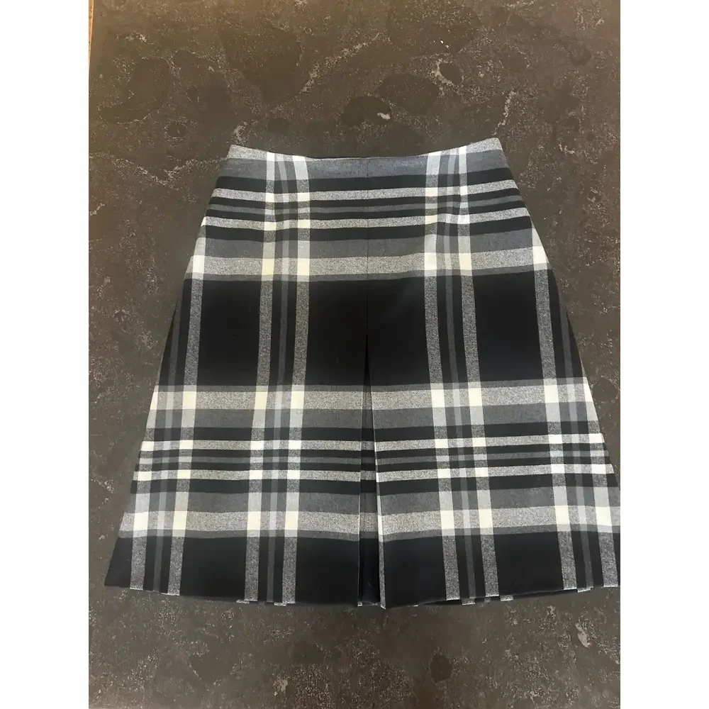 HUGO BOSS Vasanda Glen Plaid Stretch Wool Skirt in Black - Picture 2 of 5